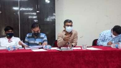 पंढरपूर तालुक्यातील 21 गावांत कडक लॉकडाऊन 10 पेक्षा जास्त रुग्ण संख्या असलेले गाव प्रतिबंधित क्षेत्र म्हणून घोषित प्रांताधिकारी गजानन गुरव यांची माहिती