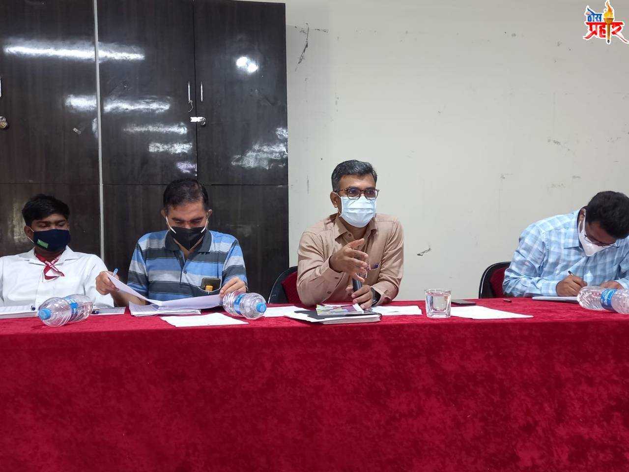 पंढरपूर तालुक्यातील 21 गावांत कडक लॉकडाऊन 10 पेक्षा जास्त रुग्ण संख्या असलेले गाव प्रतिबंधित क्षेत्र म्हणून घोषित प्रांताधिकारी गजानन गुरव यांची माहिती