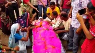 आणि गावात निघाली जिवंत माणसाची प्रेतयात्रा..!पाऊसच येईना..चिंता काही मिटेना..