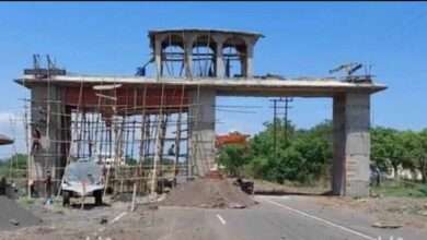 हे प्रवेशद्वार नसून साक्षात मृत्यू द्वार..अजून किती जणांचे रक्त पिऊन पूर्ण होईल हे प्रवेशद्वार..!