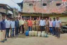विहामांडवा येथे 202 लिटर हातभट्टी दारु जप्त