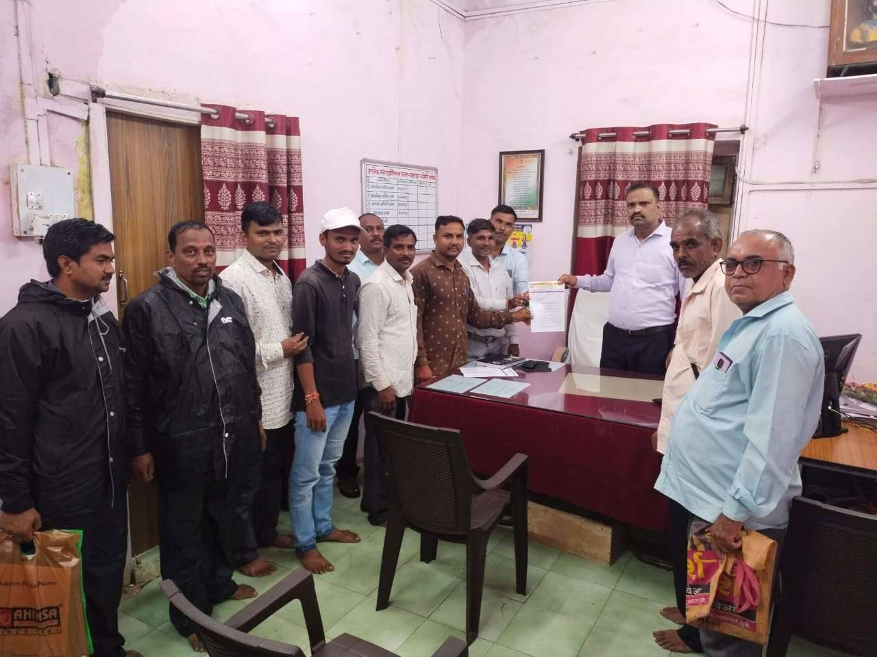 ग्रामरोजगार सेवकांच्या समस्या सोडवा अन्यथा तीव्र आंदोलन छेडण्यात येईल