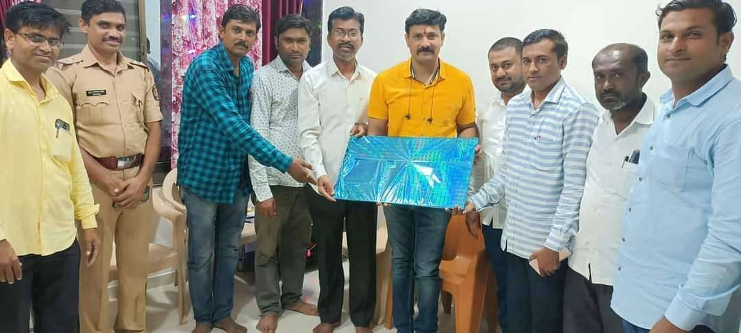 पोलीस निरीक्षक जयपाल हिरेंचा कर्तव्य बहुउद्देशीय संस्थे मार्फत  सत्कार!