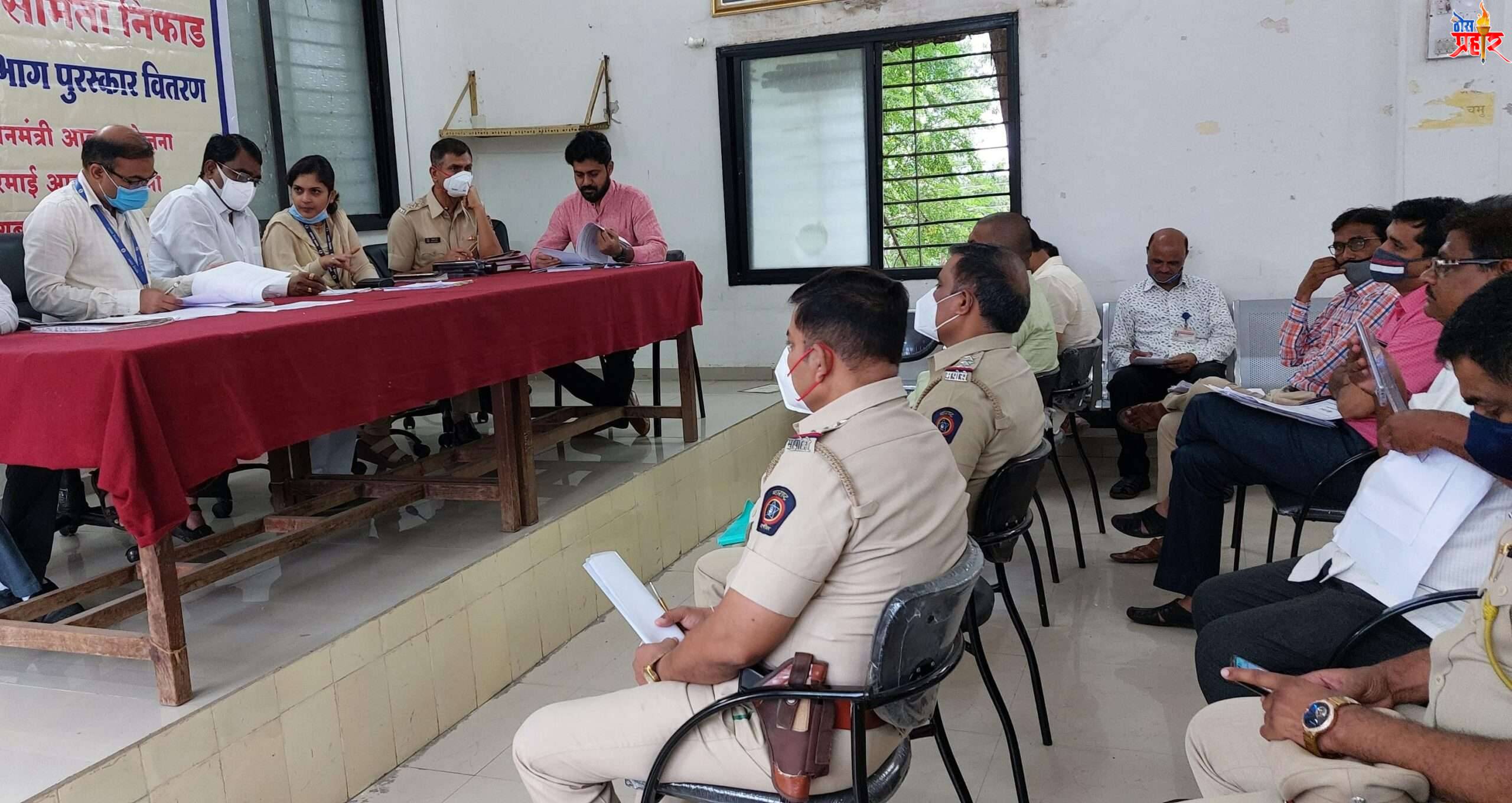 आमदार दिलीपराव बनकर यांची आढावा बैठकीत सूचना नागरिकांची कामे तात्काळ मार्गी लावा कामचुकारावर कारवाई करा.