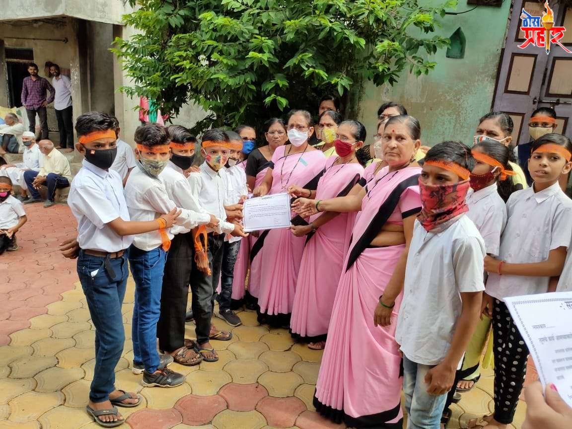 करोना योध्द्यांचा सन्मान करून साजरा केला गणेश विसर्जनाचा कार्यक्रम