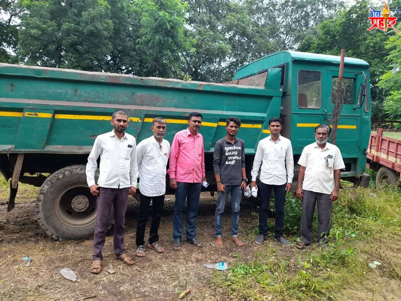 शहापूर येथे अखेर विकी चे डंपर महसुलने पकडले...!