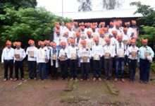 महाराष्ट्र राज्य आदिवासी शिक्षक संघटनातर्फे 'गुणवंत शिक्षक पुरस्कार' देऊन शिक्षकांचा गौरव