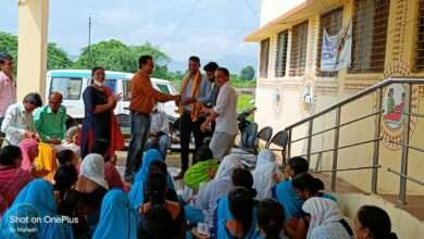 प्राथमिक आरोग्य केंद्र बोराडी येथे नवीन रुजू झालेले वैद्यकीय अधिकारी ह्यांचा सत्कार.!