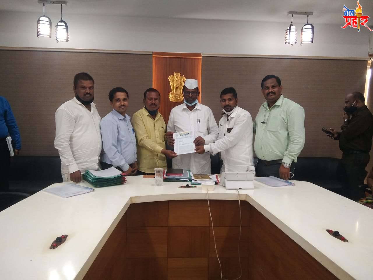 बाळ हिरडा खरेदी व पेसा क्षेत्रात आदिवासी गावाचा समावेश करा - ट्रायबल फोरम ची विधानसभा उपाध्यक्ष नरहरी झिरवळ यांना निवेदनाद्वारे मागणी