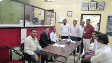 राष्ट्रीय लोक अदालतीत चोपडा न्यायालयात दिवाणी व फौजदारी प्रलबित प्रकरण २०७पैकी ३२ तर दाखलपूर्व प्रकरणे बँक,म.रा.वी. म.,बीएसएनएलच्या दाखलपूर्व २११७ प्रकरणापैकी ६० प्रकरण निकाली झाले तर एकूण वसुली ६११९४०९ रुपये झाली स्टेट बँकचे वरीष्ठ अधिकाऱ्याचे भरघोस सहकार्य....