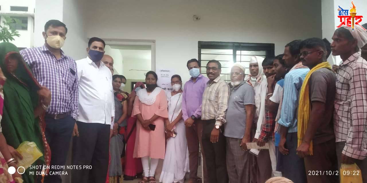 रेकॉर्डब्रेक कोवीड-१९ लस महोत्सव प्राथमिक आरोग्य केंद्र बोराडी अंतर्गत, येणारे उपकेंद्र, कोडीद ता.शिरपूर येथे २ऑक्टोबर गांधी जयंती निमित्त "जन अभियान कार्यक्रम" अंतर्गत ७०० लाभार्थ्यांना भव्य महालसीकरण मोहीम राबविण्यात आले.