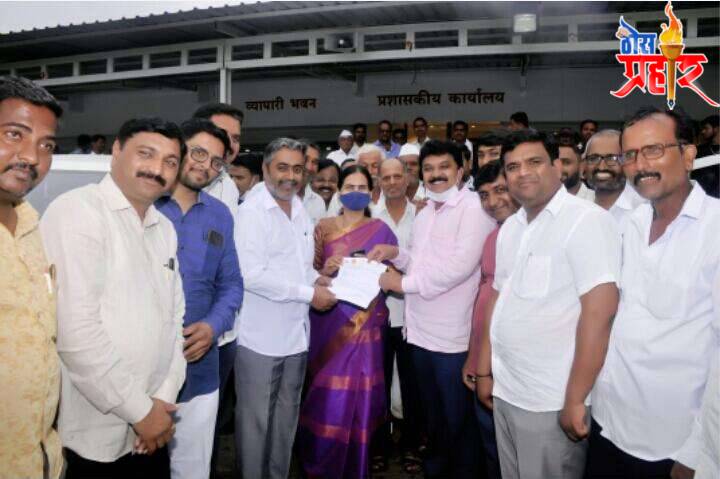 चांदवड तालुक्यातील पूर्व भागातील विविध समस्यांबाबत ना भारतीताई पवार यांना निवेदन