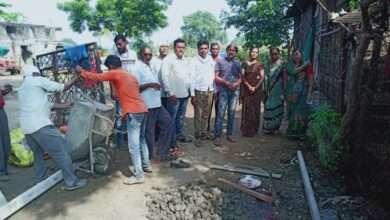 खिर्डी खुर्द येथील कोरोना अभावी रखडलेल्या कामाला सुरुवात