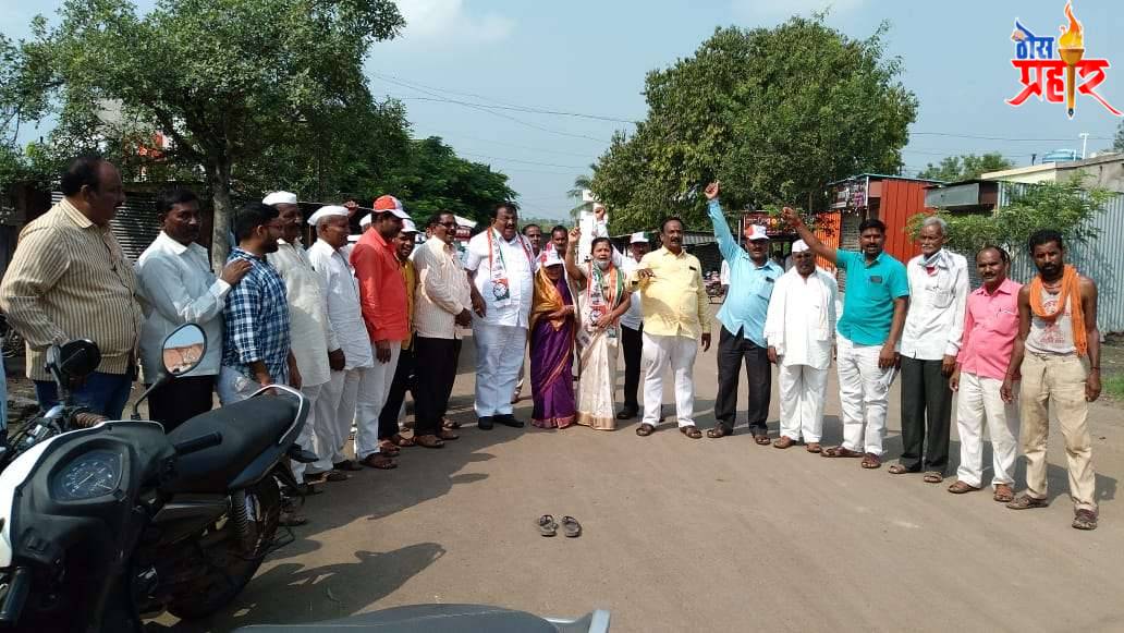 महाविकास आघाडी सरकारच्या वतीने पुकारण्यात आलेल्या महाराष्ट्र बंदला राष्ट्रवादीच्या पदाधिकाऱ्यांनी केला जाहीर निषेध