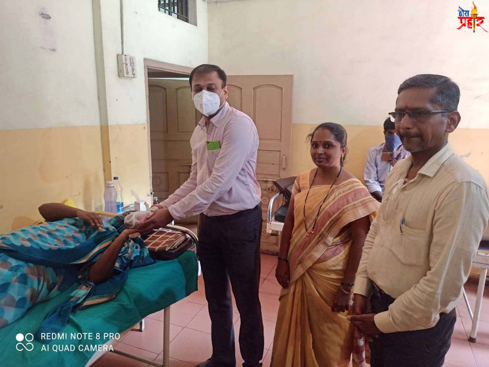 सावद्यात नवरात्र उत्सवाच्या पावन पर्वावर रुग्णांना फळ वाटप