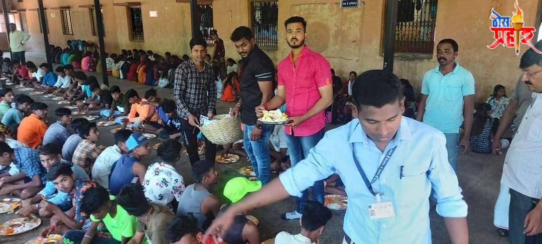 युवामित्र परिवाराचा युवा सदस्य यश वर्मा ने केला सामाजिक बांधिलकी जपत वाढदिवस साजरा..!सर्वत्र कौतुक..!