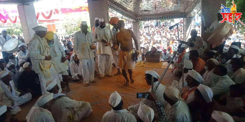 सपासप नंग्या तलवारीचे वार अंगावर घेत त्यांनी सांगितले आगामी वर्षाचे (होईक)भविष्य; सहा महिन्यात कोरोणा जाणार ?