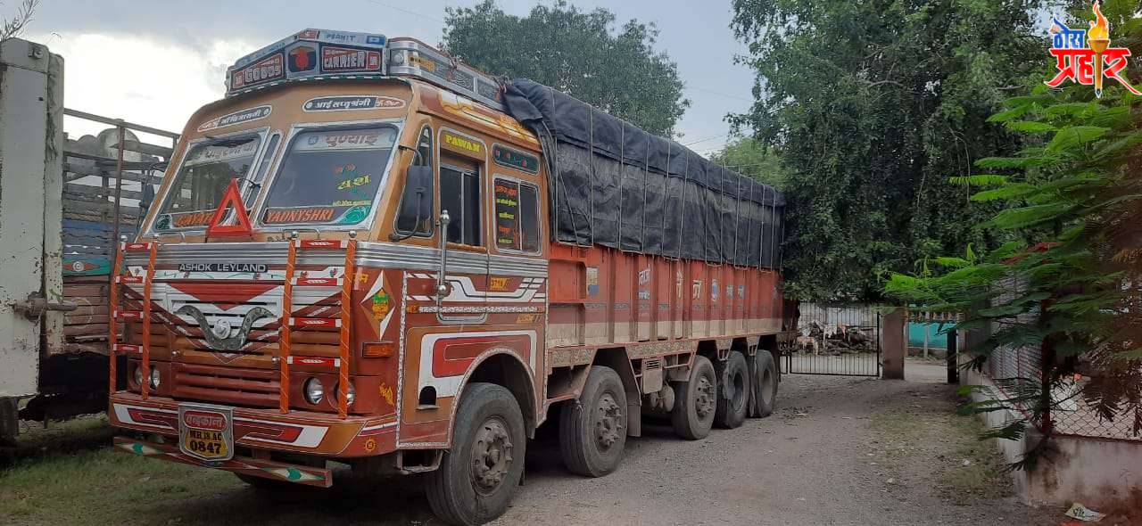 तांदळाने भरलेला गोंदीया कडे जाणारा ट्रक यावल पोलिसांनी पकडला रेशनिंगचा तांदुळ असल्याचा संशय
