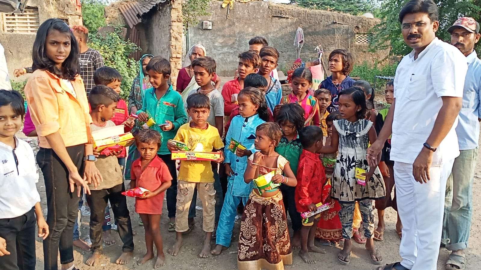 शैलजीतची मायेची फुंकर...कमी वयात निभावले सामाजिक उत्तरदायित्व..!