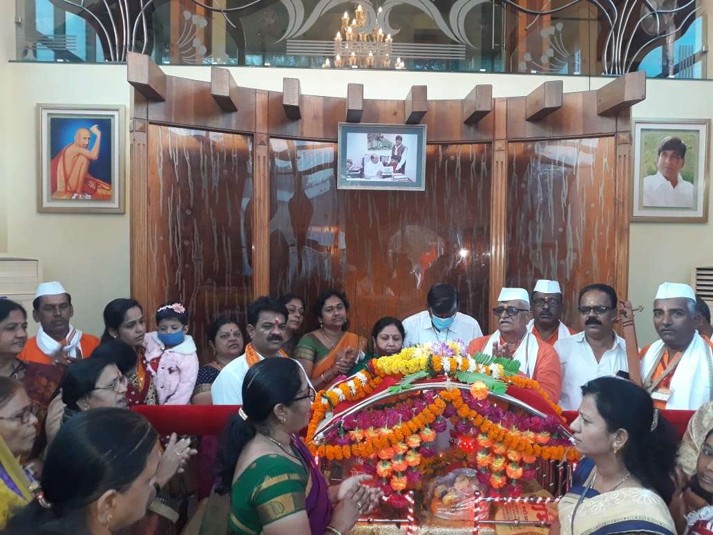 शेगावीचा राणा श्रीसंत गजानन महाराज पालखीची राजभवन येथे सालाबाद प्रमाणे पुजा.....