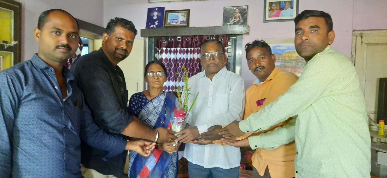 आदीवासी उपयोजना प्रकल्पस्तरिय जिल्हा सदस्यपदी तडवी दाम्पत्यांची निवड झाल्याबद्दल युवक राष्ट्रवादीने केला सत्कार