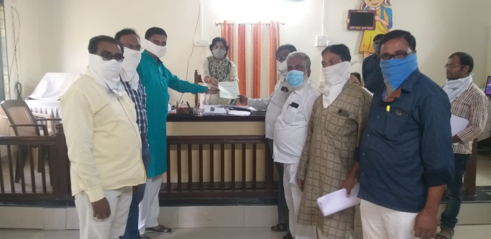 त्रिपुरामध्ये धार्मिक स्थळ दुकाने घरांची जाळपोळ करणाऱ्या दंगलखोरांवर कारवाई व्हावी : सावदा-फैजपुर व रावेर येथील मुस्लिम अल्पसंख्यांक लोकांची मागणी