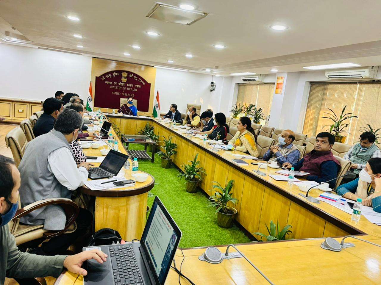 टी बी देशमुक्त अभियानासाठी केंद्रीय कुटुंब कल्याण राज्यमंत्री डॉ भारतीताई पवार यांच्या उपस्थितीत दिल्लीत संपन्न