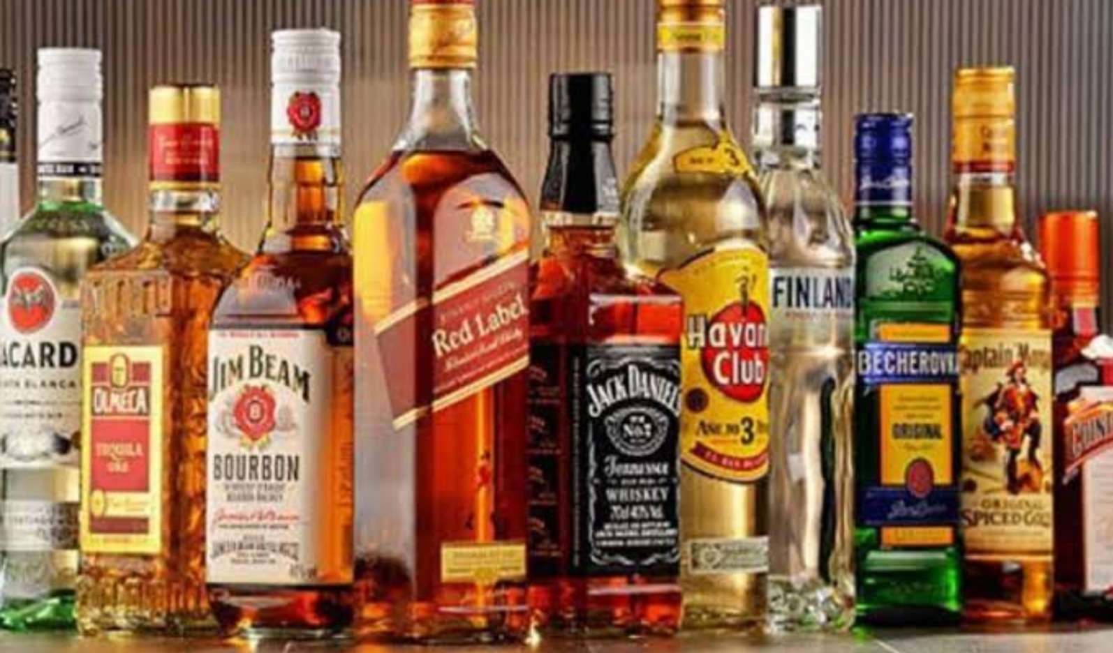 महाराष्ट्रात दारू झाली स्वस्त..! ठाकरे सरकारचा निर्णय..!