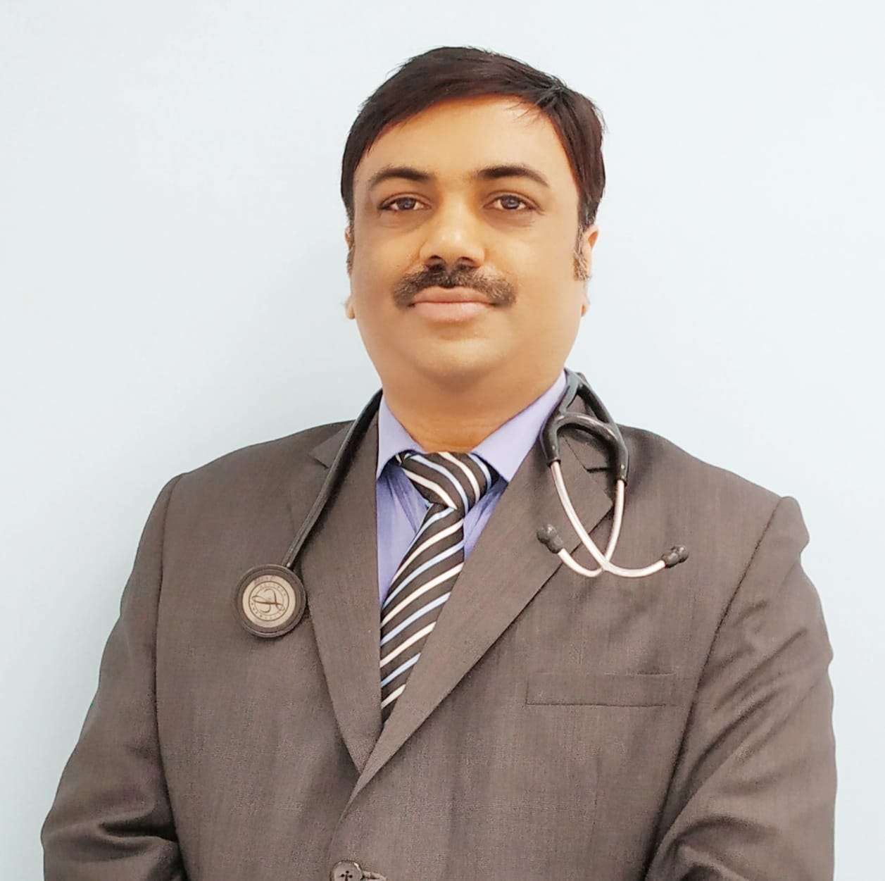 डॉ प्रमोद नारखेडे हे नामांकित पुरस्काराने सन्मानित