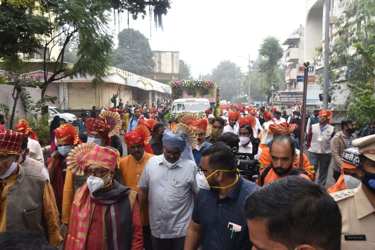 “94 व्या अखिल भारतीय साहित्य संमेलनाची ग्रंथदिंडीने सुरूवात” भव्यदिव्य ग्रंथ दिंडीचे नाशिककरांकडून उत्साहात स्वागत.