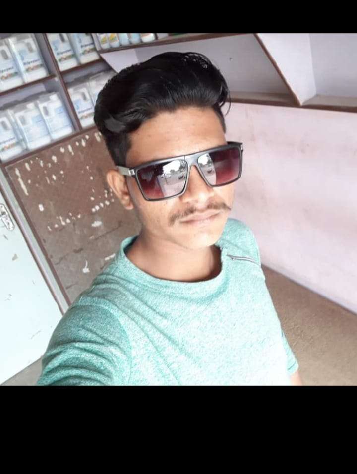 तळेगाव दिंडोरी येथे तरूण युवकाचा दगडाने ठेचुन खुन