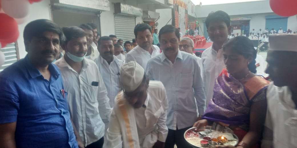 आकरा जूनला सुर्याला खळे पडल्यास त्या वर्षी दुष्काळ पडणार,पण या वर्षीमात्र शेतकरी हाताने विहिरीतील पाणी घेतील इतका पाउस पडेल ः हवामानतज्ञ पंजाबराव डख