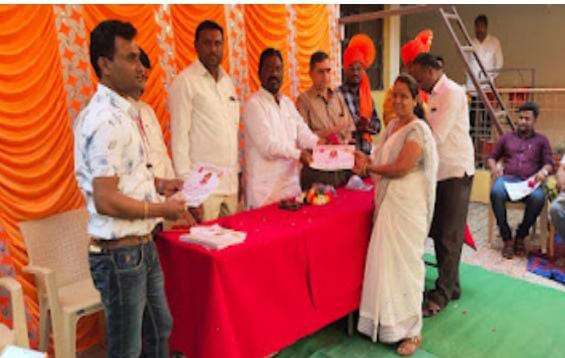 प्रा.सुभाष माने यांच्याकडून आरोग्य सेवकांना शाबासकी सन्मान करून वाढवला उत्साह