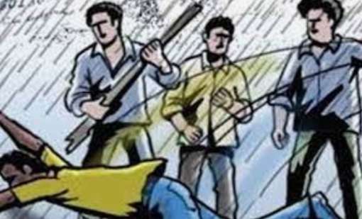 अमळनेर:अतिक्रमित जागेवर टपरी ठेल्यावरून मारहाण..!7 जणांवर दंगलीचा गुन्हा दाखल..