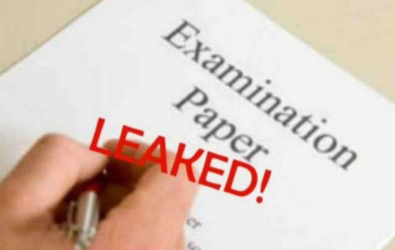 टीईटी प्रकरण..!देशमुख च्या  घरात छोपे मारी.. माडा,टीईटी,बरोबर पोलीस भरतीचे ओळखपत्र जप्त.. राज्यात खळबळ ...पोलिस भरती संशयाच्या भोव-यात..!