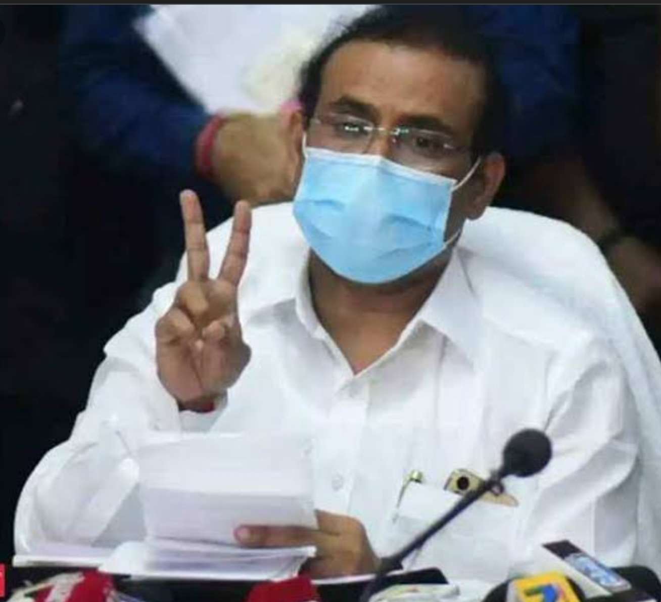 येत्या दोन दिवसात राज्यात कडक निर्बंध..!आरोग्यमंत्र्यांचा इशारा..!