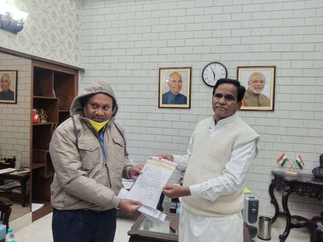 निंभोरा येथे अमृतसर दादर पठानकोट चा थांबा पूर्वरत करावा-विकास अवसरमल यांचे रेल्वे मंत्री रावसाहेब यांना निवेदन