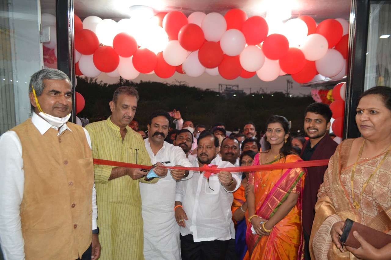 डॉ. रोंगे सरांनी मेडिकल कॉलेज काढावे..खासदार रणजितसिंह निंबाळकर