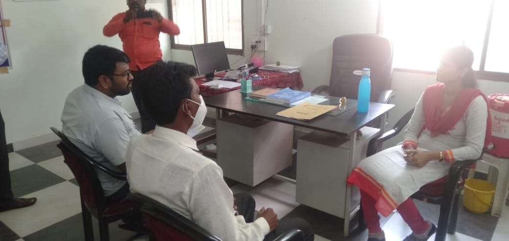 पातुर नगर परिषद हद्दीतील आदिवासी समाजबाधंवाना शासनाच्या विविध योजनेपासुन ठेवले वंचित.... बिरसा क्रांती दलाच्या वतीने मुख्याधिकारी नगर परिषद पातुर यांना निवेदन सादर