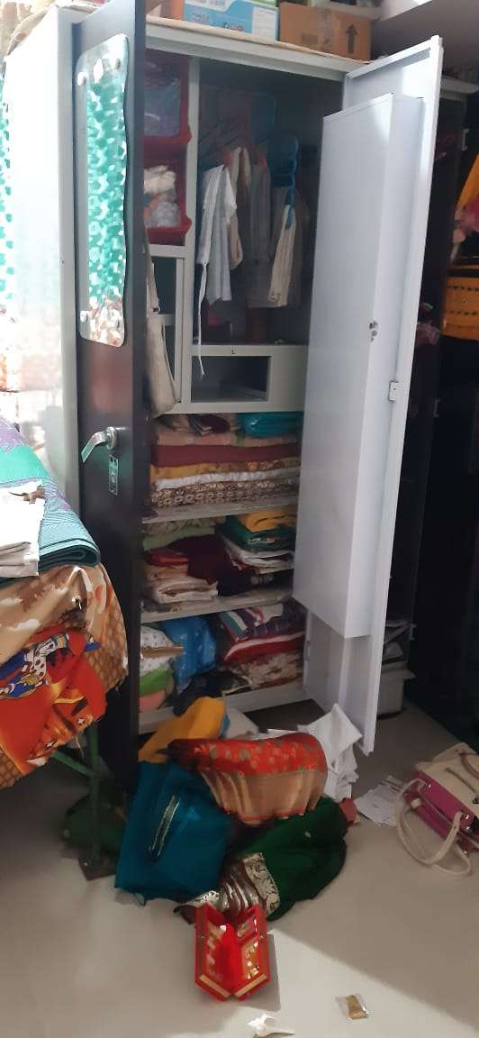 Amalner: चोऱ्यांचे सत्र थांबेना..!प्रताप मिल कंपाऊंड मध्ये घरफोडी .. प्रा.देवेंद्र तायडे यांच्या घराचा दरवाजा तोडून सोने-चांदीचे दागिने लंपास