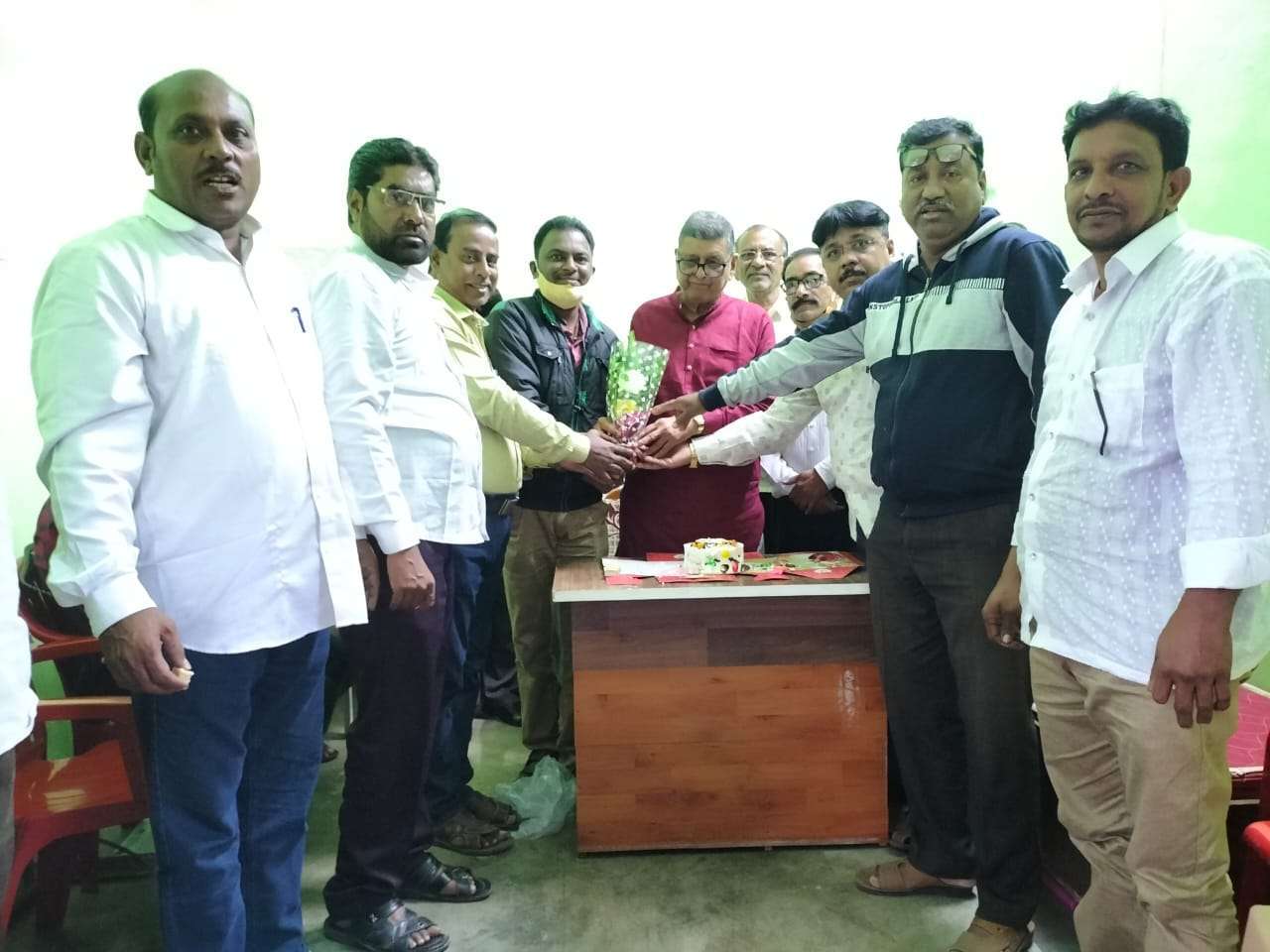 फैजपुर चे धनाजी नाना महाविद्यालयाचे माजी प्राचार्य डॉक्टर एस एस पाटील उर्फ जीपी पाटील यांचा 70 वा वाढदिवस उत्साहात