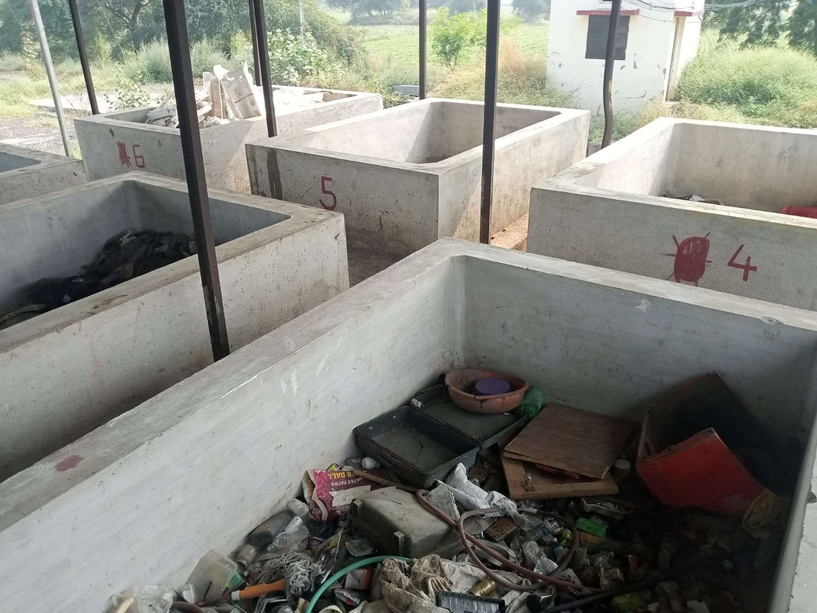 घनकचरा प्रकल्प वर्षभरापासून प्रक्रियाच्या प्रतीक्षेत : तरीही सावदा पालिकेकडून ठेकेदारास झुकते माप?