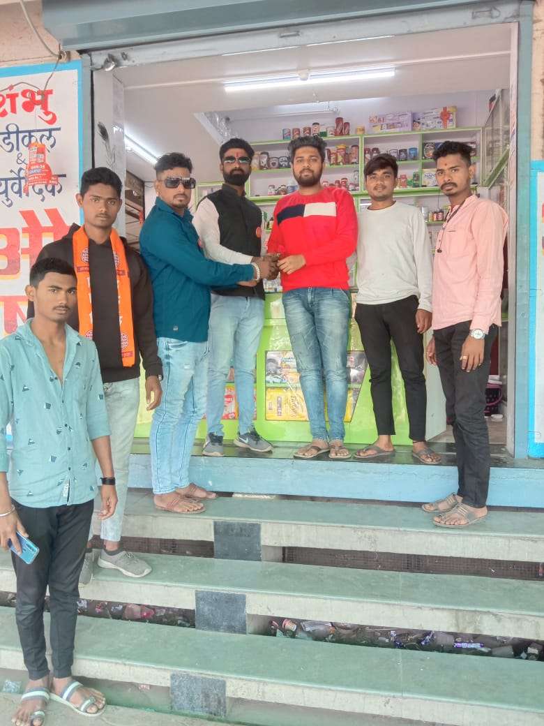 Amalner: मनसे तर्फे दुकानदारांचा सत्कार आणि तंबी देखील...!