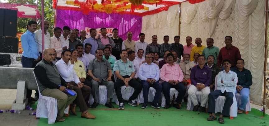 Amalner: धम्माल दंगामस्ती करीत प्रताप कॉलेजच्या बीकॉम ९२ बॅच च्या प्रतापियन्सचे रंगले स्नेहसंमेलन