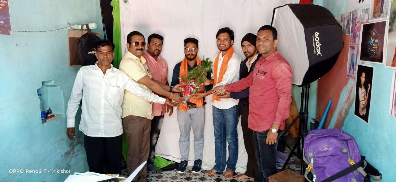 आकाश तायडे. व. संगीत भालेराव. यांचे मनसे तफै सत्कार.