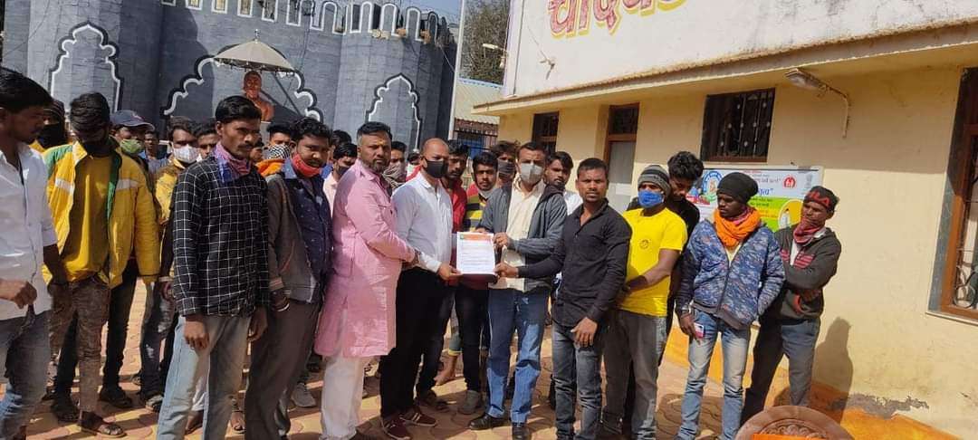 चांदवडच्या लेंडी नदी पुलाला महादंडनायक वीर एकलव्य सेतू नाव देणेसाठी निवेदन