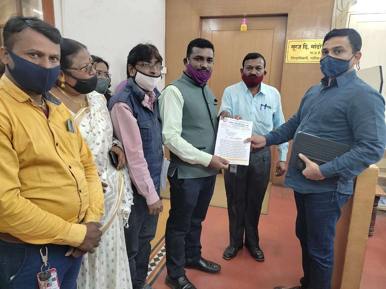 देशातील पत्रकारांवरील हल्ले न थांबल्यास राष्ट्रीय विश्‍वगामी पत्रकार संघ रस्त्यावर उतरणार... संतोष निकम