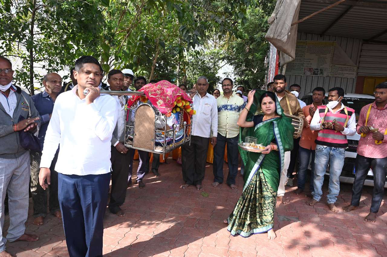 दिंडोरी स्वामी समर्थ सेवा केंद्र अंतर्गत कृषी अभियान कार्यक्रमाचा गुरुमाऊलींच्या उपस्थित समारोप