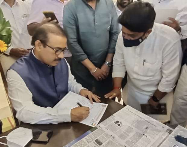 महात्मा ज्योतिबा फुले जन आरोग्य योजनेतून बंद केलेली प्रसुती योजना पुन्हा सुरू करा- श्रीकांत शिंदे