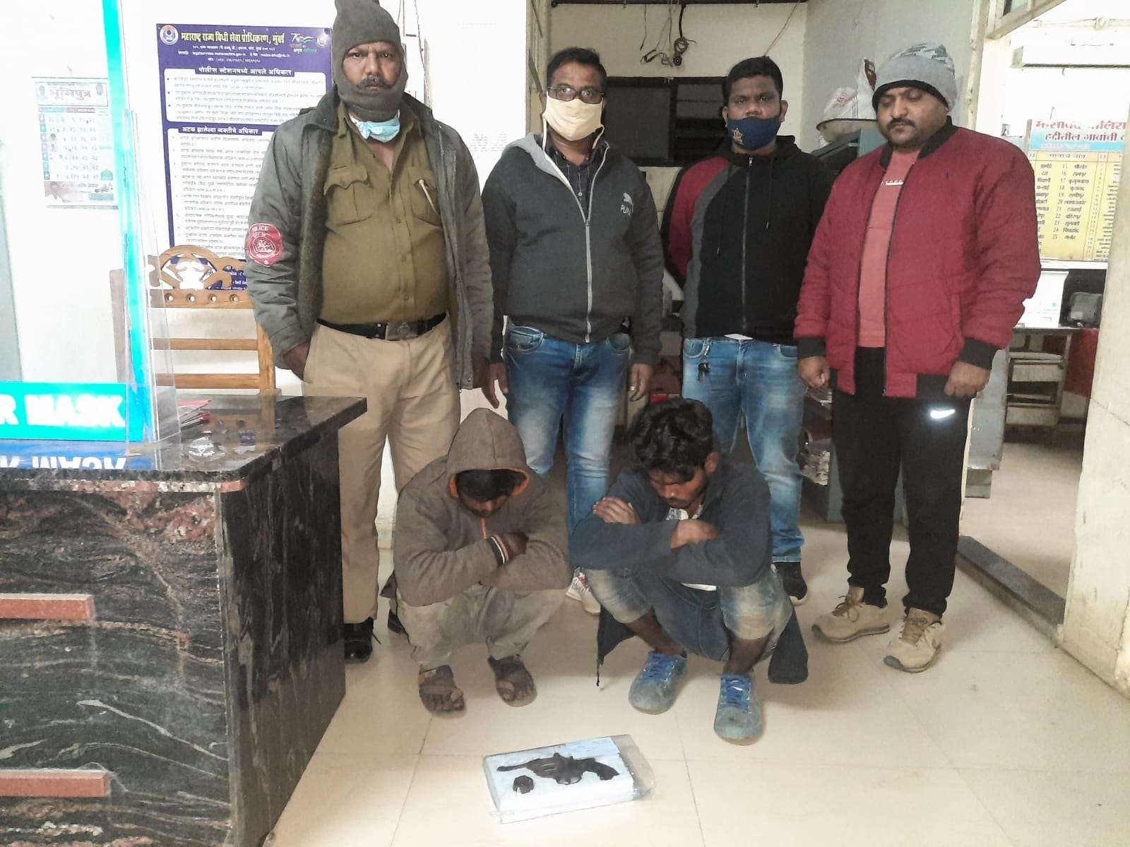 बेकायदेशीररीत्या गावठी बनावटीचा कट्टा बाळगणारे दोन जणांना स्थानिक गुन्हे शाखेकडुन अटक